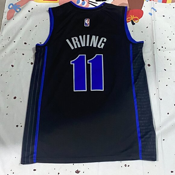 Brooklyn Nets Player Irving Number 11 In A Black Jersey - Picture 5 of 6